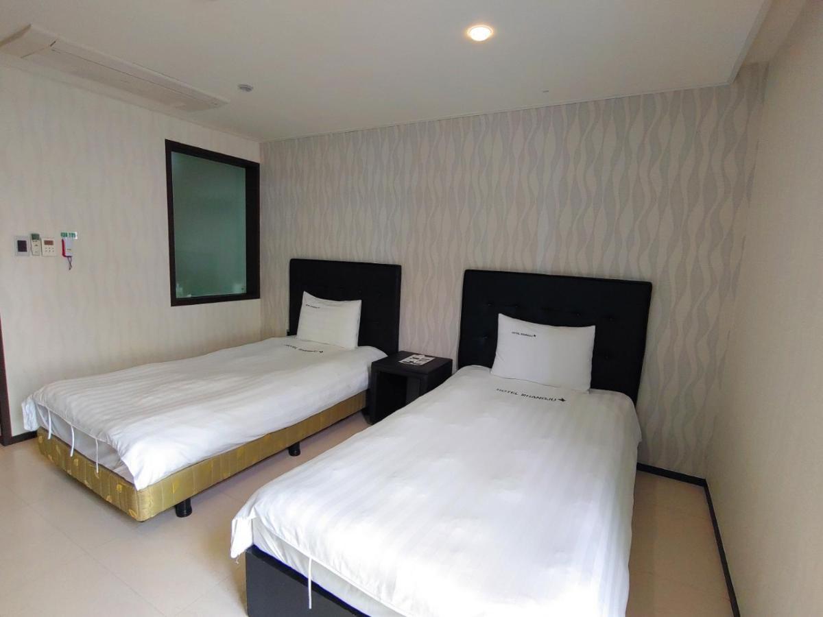 סאוגוויפו Hotel Rhangju מראה חיצוני תמונה