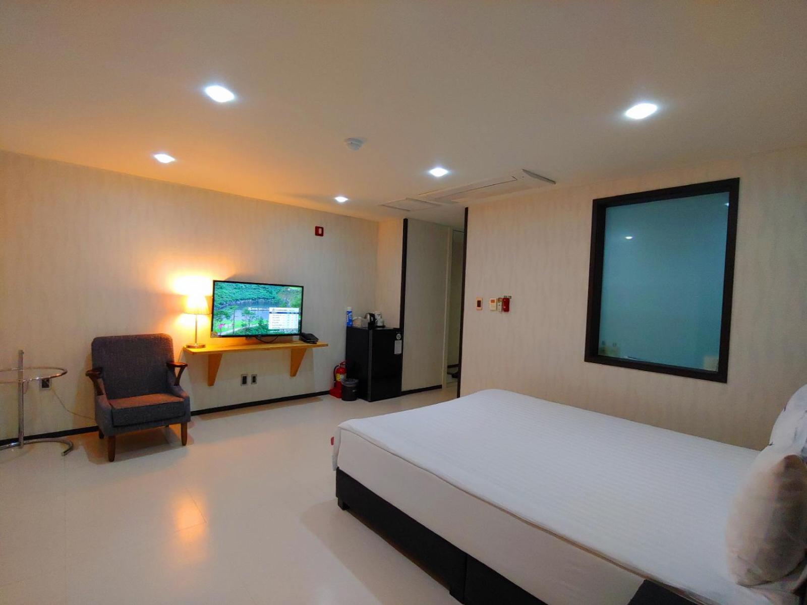 סאוגוויפו Hotel Rhangju מראה חיצוני תמונה