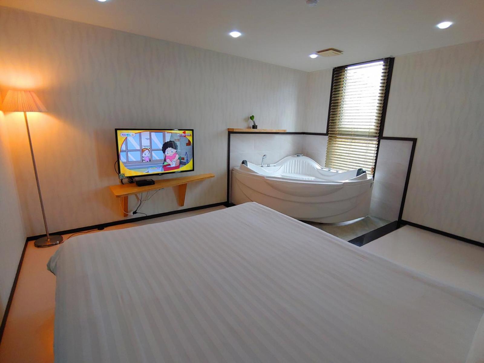 סאוגוויפו Hotel Rhangju מראה חיצוני תמונה