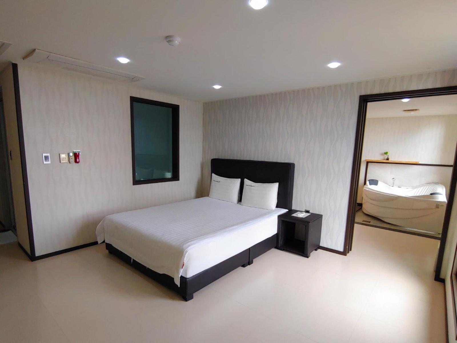 סאוגוויפו Hotel Rhangju מראה חיצוני תמונה