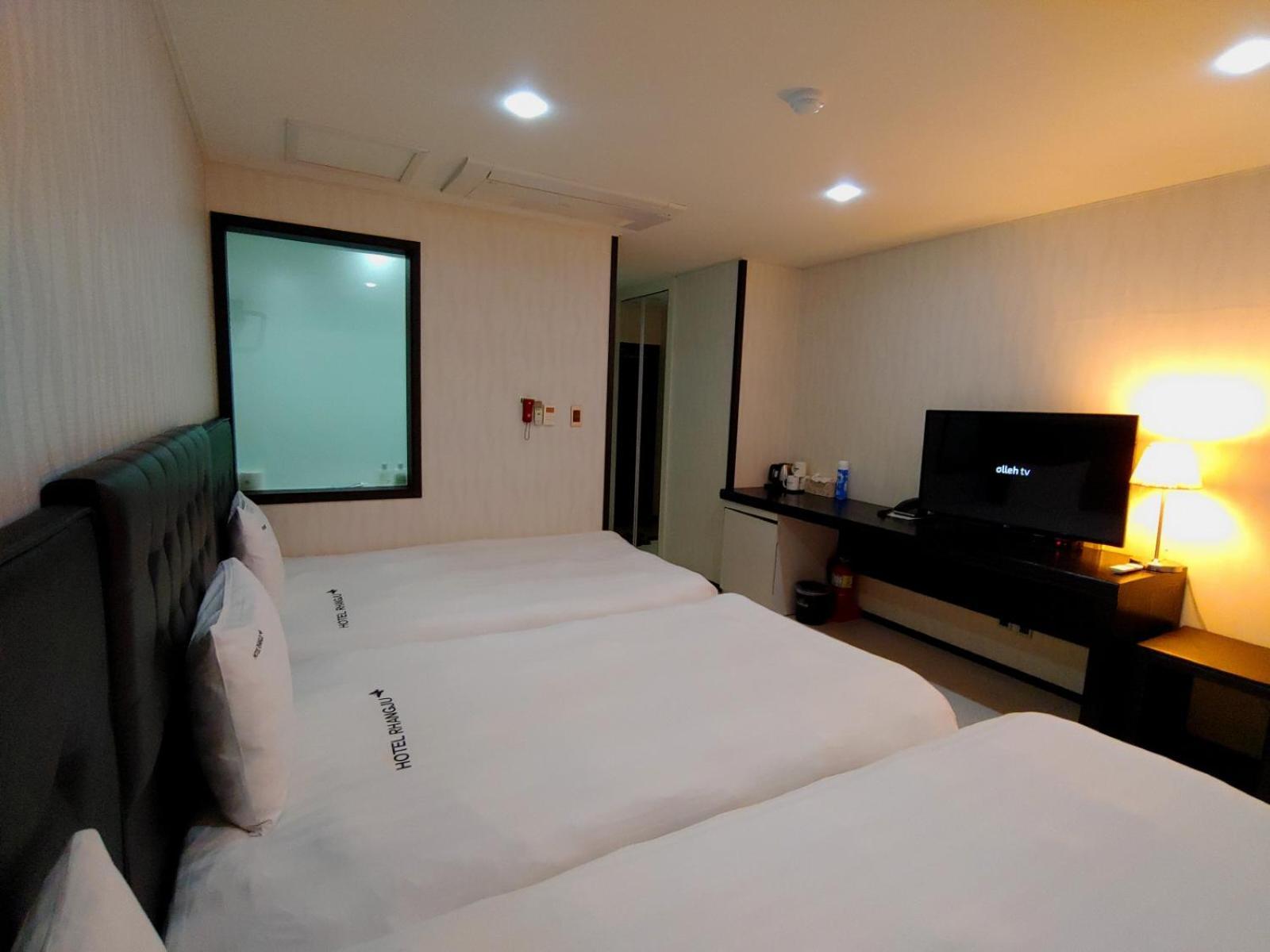 סאוגוויפו Hotel Rhangju מראה חיצוני תמונה