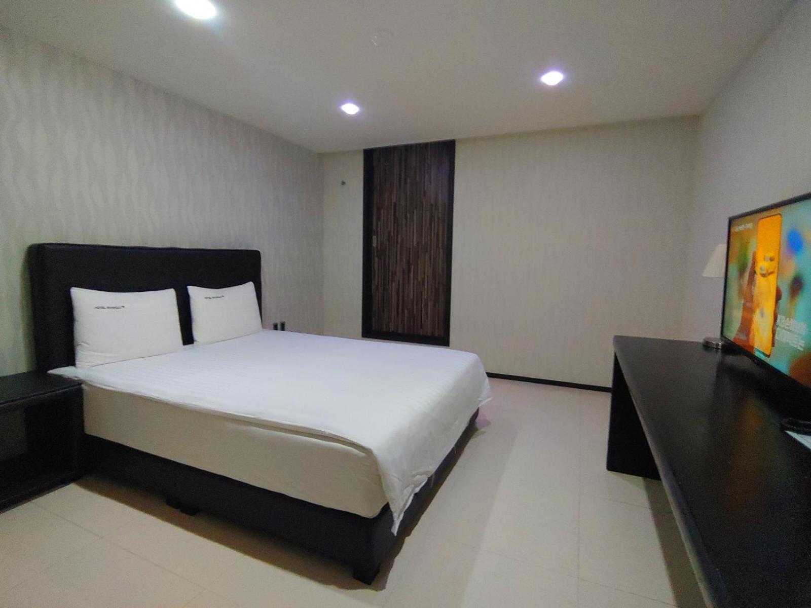 סאוגוויפו Hotel Rhangju מראה חיצוני תמונה