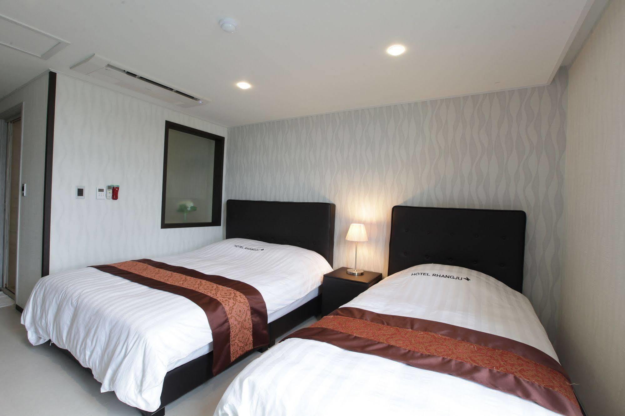 סאוגוויפו Hotel Rhangju מראה חיצוני תמונה