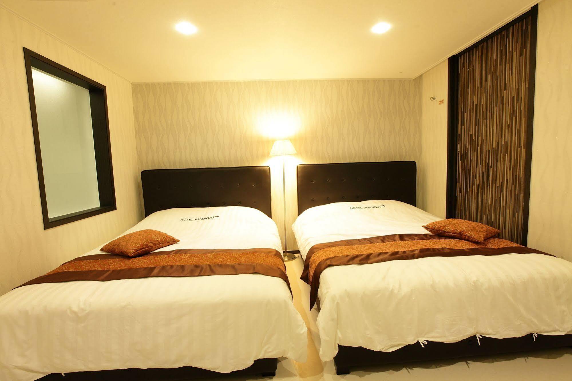 סאוגוויפו Hotel Rhangju מראה חיצוני תמונה